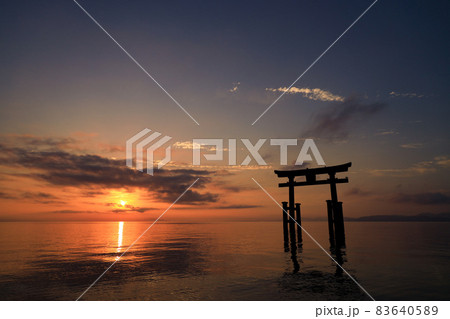 白髭神社の日の出 白髭神社の日の出 83640589