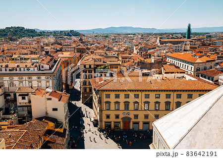 Panoramic view of Piazza del Duomo and Firenze old town in Florence, Italy 83642191