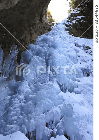 醤油樽の滝　氷瀑 83644635