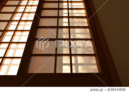 障子、陰影 83644996