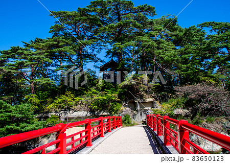 松島　雄島　渡月橋の先に建つ真珠稲荷 83650123