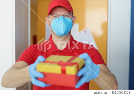 Person worker prevent virus spread Person worker prevent virus spread 83650813