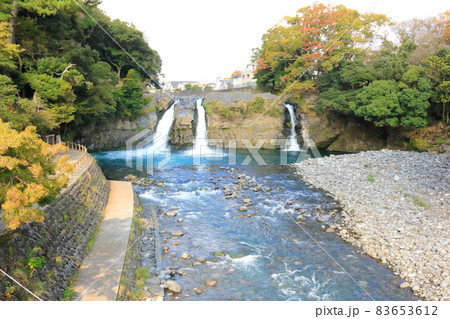 静岡県の渓谷にある美しい五竜の滝 静岡県の渓谷にある美しい五竜の滝 83653612