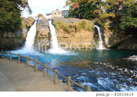 静岡県の渓谷にある美しい五竜の滝 83653614