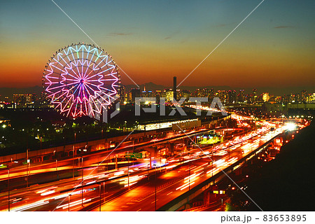 都市の夕景ピンク 83653895