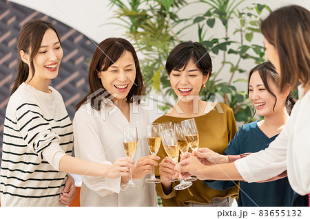 乾杯 女子会 パーティー 撮影協力:WEEK芝大門(サンフロンティア不動産) 乾杯 女子会 パーティー 撮影協力:WEEK芝大門(サンフロンティア不動産) 83655132