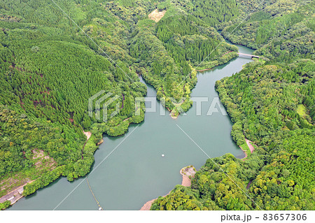 霧島市の竹山ダム公園の空撮 83657306