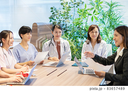 看護士 ミーティング 病院 撮影協力:WEEK芝大門(サンフロンティア不動産) 看護士 ミーティング 病院 撮影協力:WEEK芝大門(サンフロンティア不動産) 83657489