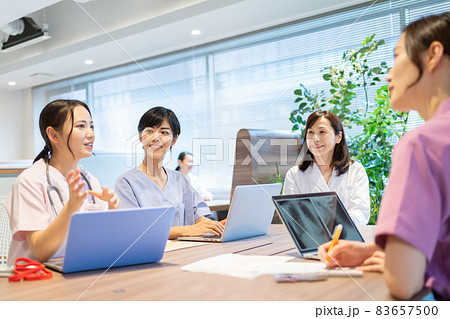 看護士 ミーティング 病院　撮影協力：WEEK芝大門(サンフロンティア不動産) 83657500