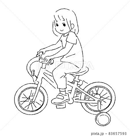 補助輪つき自転車に乗った女の子の白フチ付きモノクロベクターイラスト 半袖 春夏服のイラスト素材