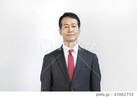 50代後半のビジネスマン カメラ目線 ポートレート 撮影協力「LINK FOREST」 50代後半のビジネスマン カメラ目線 ポートレート 撮影協力「LINK FOREST」 83662758