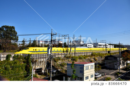 名古屋市緑区を行くドクターイエロー 83666470