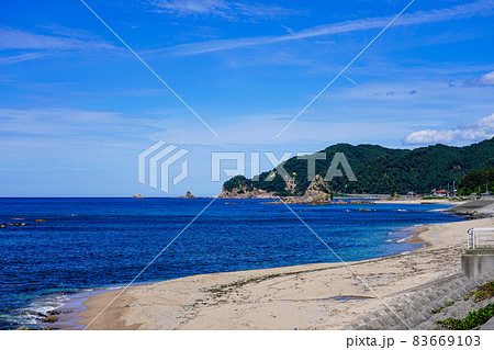 笹川流れ 鳥越山海水浴場（新潟県村上市） 83669103