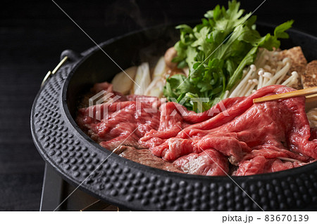 すき焼き 83670139