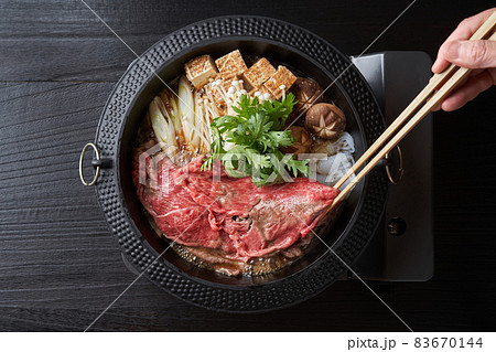 すき焼き 83670144