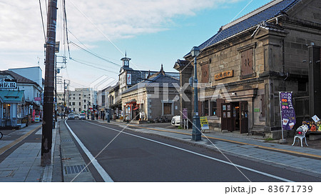 小樽 レトロな建物が建ち並ぶ堺町通り 小樽 レトロな建物が建ち並ぶ堺町通り 83671739