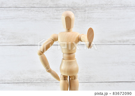 NOのイメージの人形 83672090