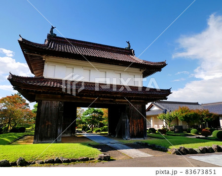 松山城大手門(裏側斜め)山形県酒田市 83673851