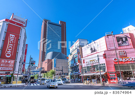 日本の東京都市景観  三軒茶屋駅前やキャロットタワーなどを望む 83674964