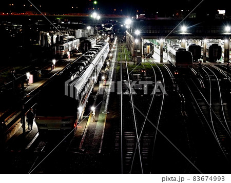 向野橋の上から見える名古屋車両区 83674993