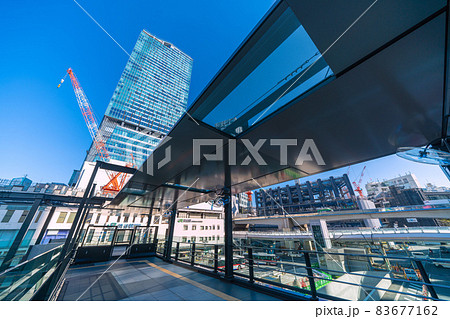 日本の東京都市景観 渋谷フクラス接続デッキから渋谷駅や桜丘口再開発地区（画面右）などを望む 83677162