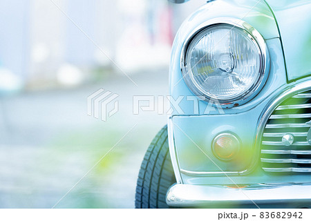 お洒落な車と街の風景 お洒落な車と街の風景 83682942