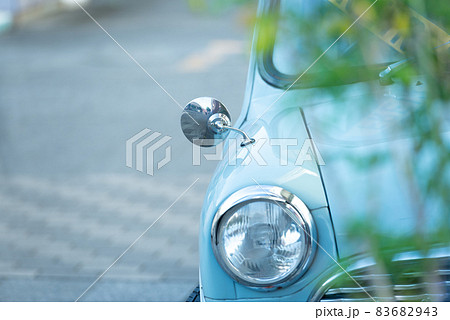 お洒落な車と街の風景 お洒落な車と街の風景 83682943