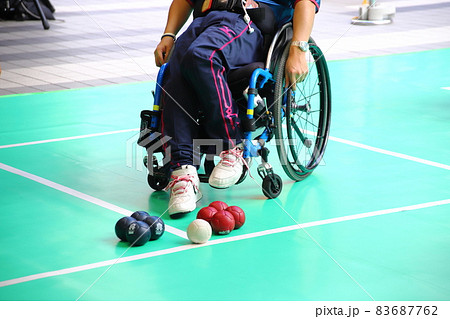 ボッチャ（障がい者、障害者、障碍者、パラスポーツ、ユニバーサルスポーツ） 83687762
