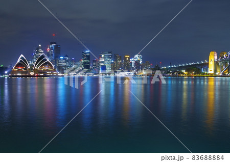オーストラリア、シドニーの夜景 83688884