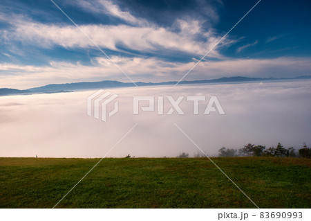 南陽スカイパークの雲海風景 83690993