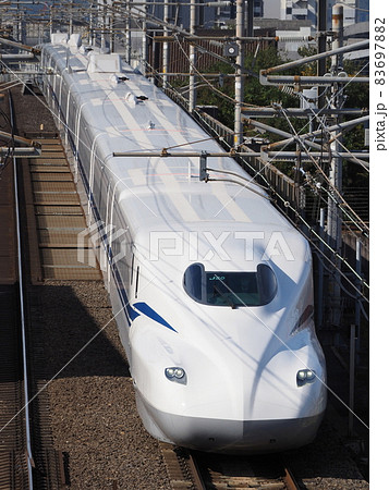 新幹線N700S J20編成試運転 本町跨線橋にて 新幹線N700S J20編成試運転 本町跨線橋にて 83697882