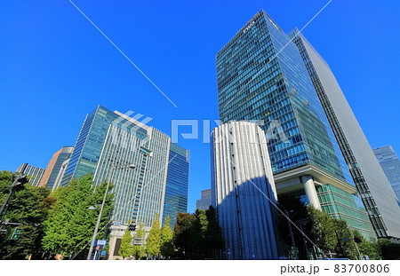 【東京都】快晴下の東京駅京葉線付近 【東京都】快晴下の東京駅京葉線付近 83700806