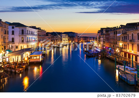 The Grand Canal at sunrise from Rialto Bridge, Venice, Italy 83702679