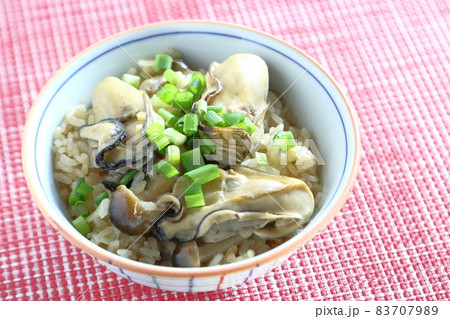 牡蠣の炊き込みご飯　（しめじ入り） 83707989