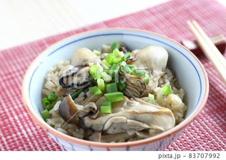 牡蠣の炊き込みご飯 (しめじ入り) 牡蠣の炊き込みご飯 (しめじ入り) 83707992