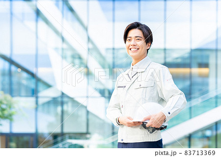 若い作業員の男性　撮影協力「LINK FOREST」 83713369