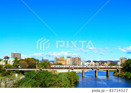 岡崎市の町並みと名鉄電車の風景 岡崎市の町並みと名鉄電車の風景 83714327