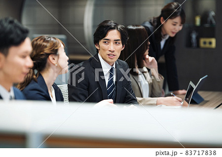 オフィスで仕事をするビジネスパーソン 撮影協力:WEEK芝大門(サンフロンティア不動産) オフィスで仕事をするビジネスパーソン 撮影協力:WEEK芝大門(サンフロンティア不動産) 83717838