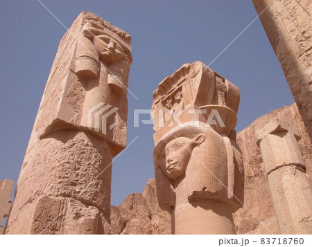 ルクソールのハトシェプト神殿のファラオ石像、エジプト ルクソールのハトシェプト神殿のファラオ石像、エジプト 83718760