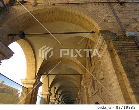 Historical detail 83719835