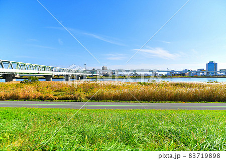 船堀橋/荒川周辺を下流側より船堀駅方面を望む(東京都江戸川区)【2021.11】 船堀橋/荒川周辺を下流側より船堀駅方面を望む(東京都江戸川区)【2021.11】 83719898