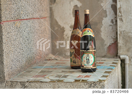 ワインボトル ワインの瓶 酒 83720466