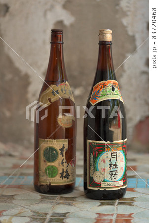 ワインボトル ワインの瓶 酒 83720468