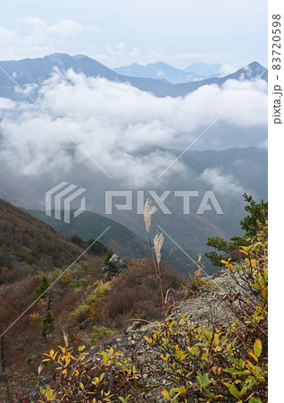 四国愛媛県別子村にある西赤石山の秋 四国愛媛県別子村にある西赤石山の秋 83720598