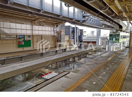 懸垂式湘南モノレール　江の島線　 湘南モノレール株式会社（しょうなんモノレール）富士見町駅にて 83724543