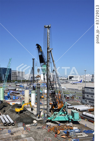 ビルの建設工事現場 ビルの建設工事現場 83729013