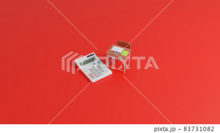 平面上に置かれたミニチュアのスクールデスクと電卓 平面上に置かれたミニチュアのスクールデスクと電卓 83731082