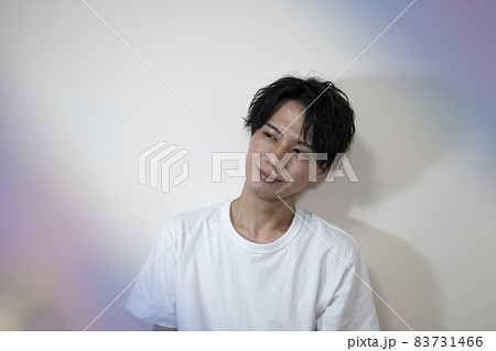 かっこいい男性のポートレートの写真素材 [83731466] - PIXTA