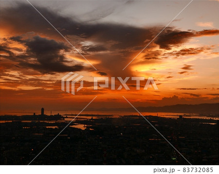 大阪・あべのハルカスからの都市夕景 大阪・あべのハルカスからの都市夕景 83732085
