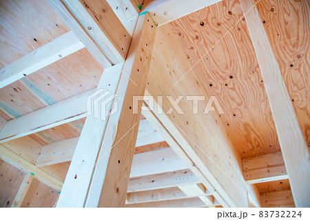 建築途中の家 83732224